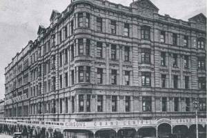 Photo courtesy of State Library of SA. The Grand Central Hotel in 1924, a truly magnificent building