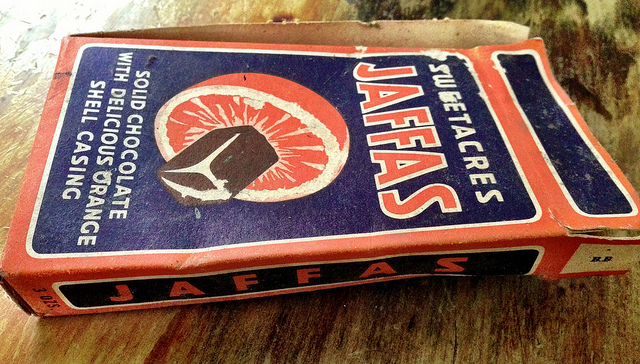Photo from 'longwhitekid'. This Jaffa Box is likely from the early-mid 1960s. I think they were running this design for a while so it could have been around up to the late 60s. Imperial weight only shows  it was definitely produced before 1972 .