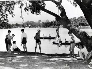 The Torrens was popular as a place to have a swim on a hot summer's day.