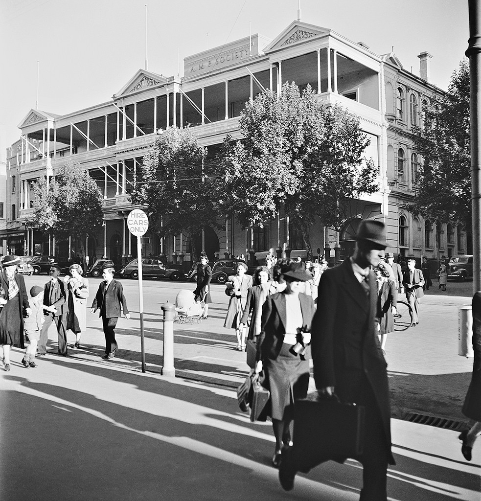 Photo from the State Library of SA. The South Australian Hotel at the very height of its fame. Photo by Max Dupain, taken in the early 1950s