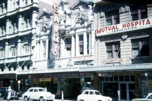 Photo by Frank Hall. Hoyts Savoy Theatrette. I have fond memories of going there and watching the newsreels to fill in time. Note how beautiful and ornate the building was.